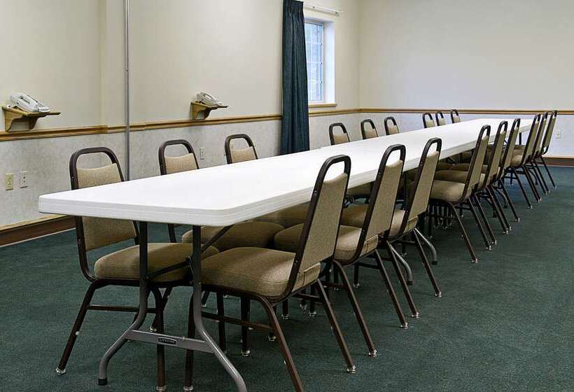 فندق Super 8 By Wyndham Ava