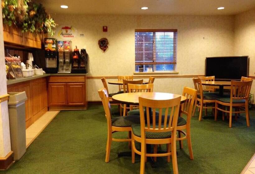 فندق Super 8 By Wyndham Ava