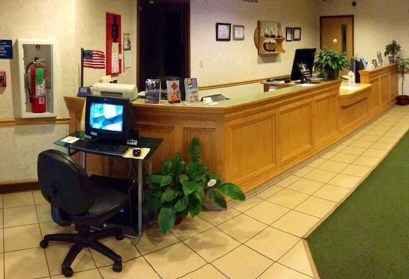 فندق Super 8 By Wyndham Ava