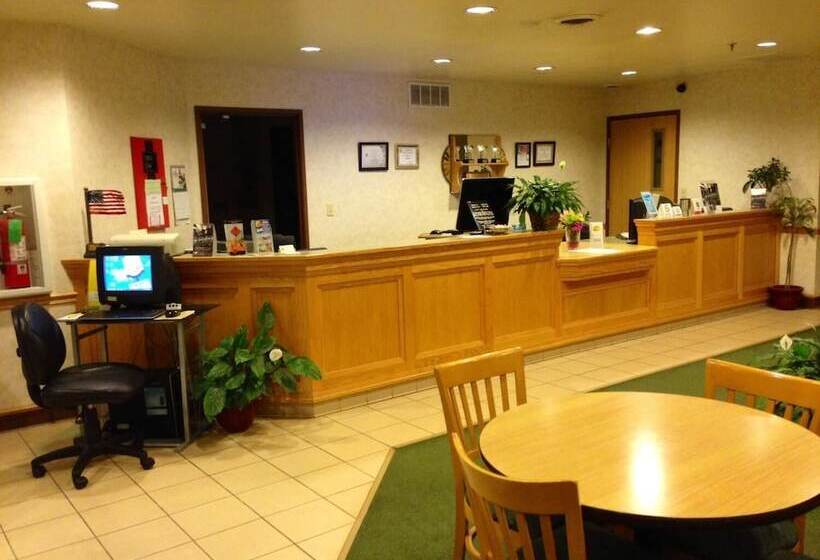 فندق Super 8 By Wyndham Ava