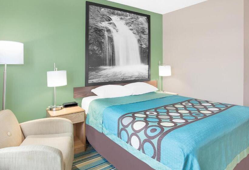 فندق Super 8 By Wyndham Beaver Dam