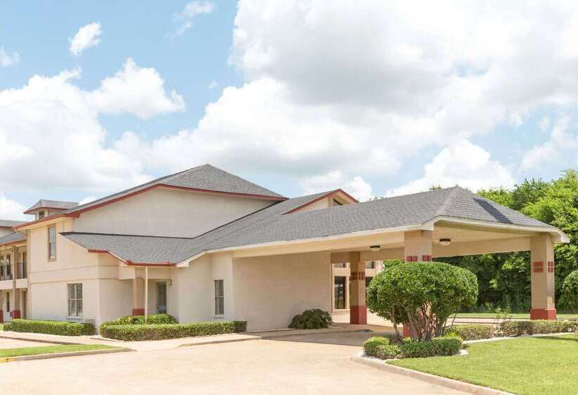 בית מלון כפרי Super 8 By Wyndham Bossier City/shreveport Area