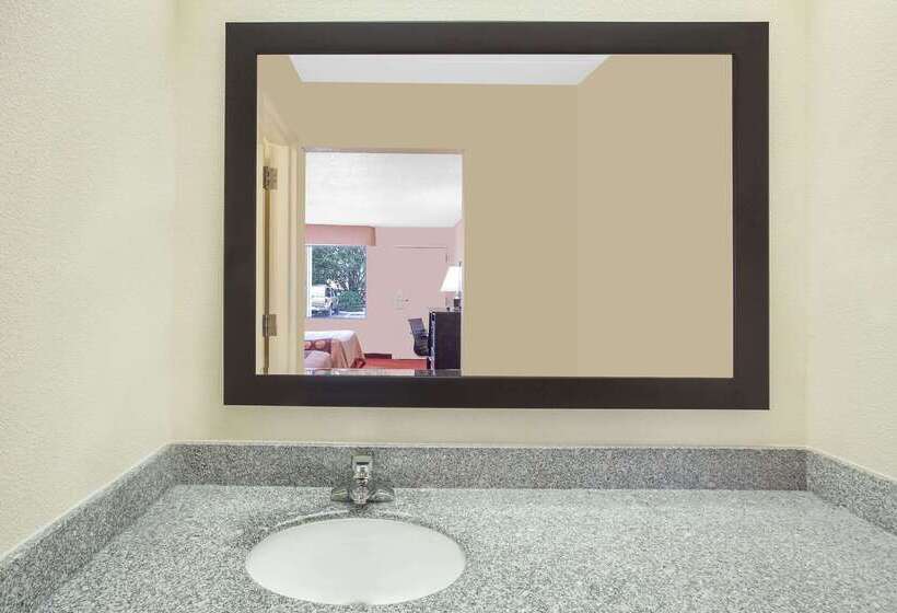 فندق Super 8 By Wyndham Bulls Gap Greeneville Area