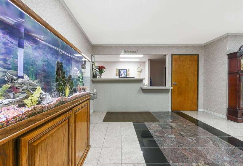 ホテル Super 8 By Wyndham Burleson Fort Worth Area