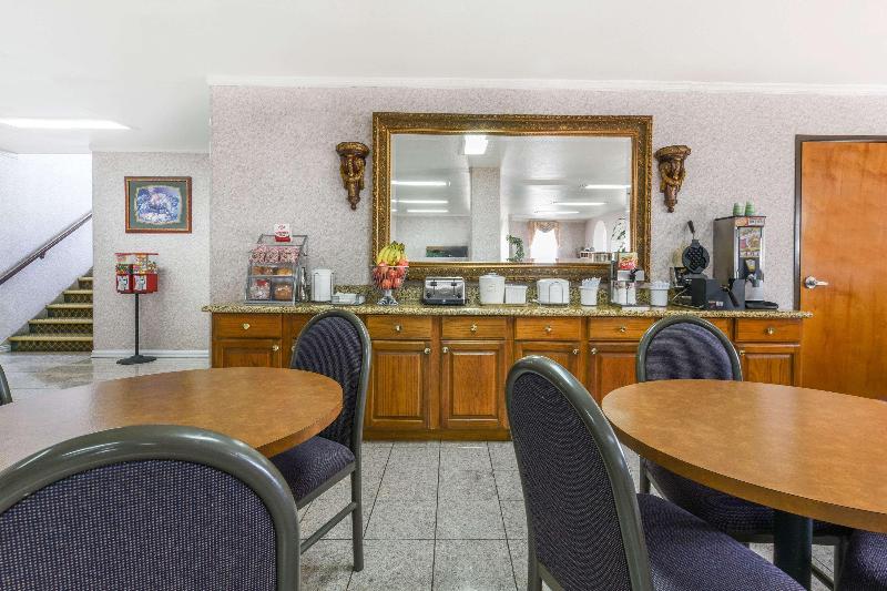 ホテル Super 8 By Wyndham Burleson Fort Worth Area