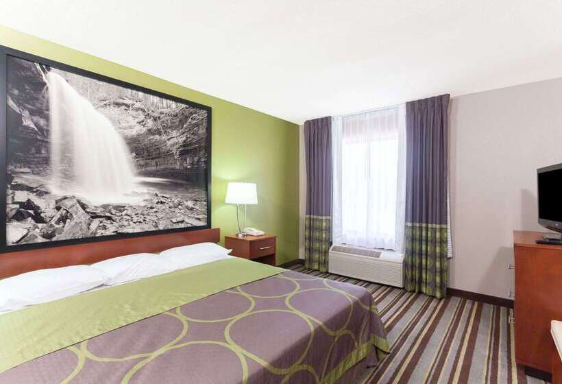 فندق Super 8 By Wyndham Clarksville Northeast