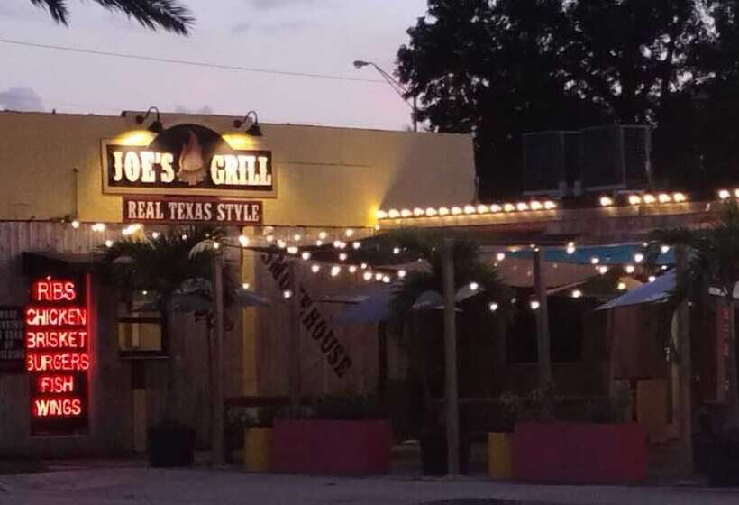 Super 8 Motel By Wyndham Near Fort Lauderdale Arpt