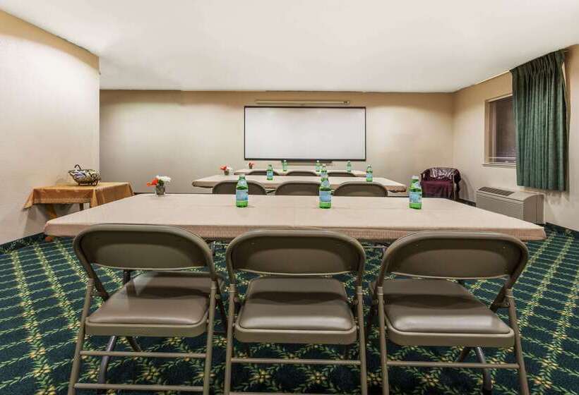 호텔 Super 8 By Wyndham Dixon/uc Davis