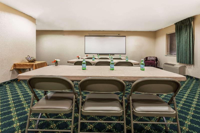 호텔 Super 8 By Wyndham Dixon/uc Davis