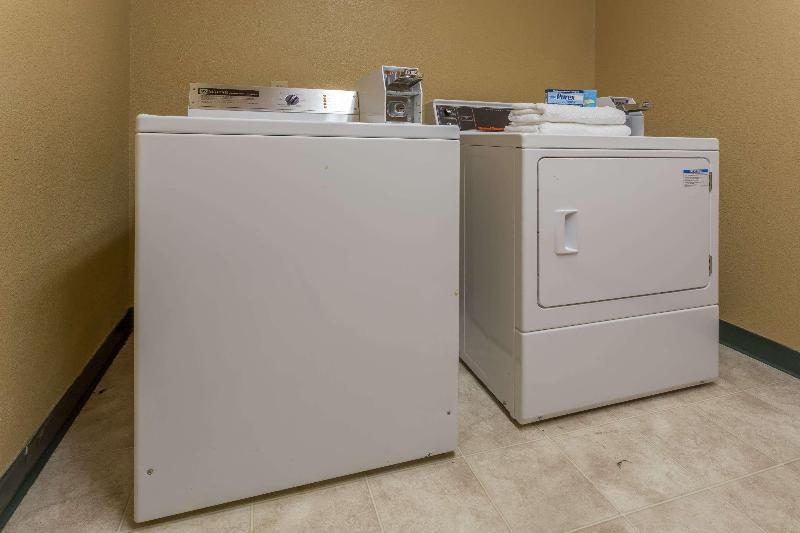 호텔 Super 8 By Wyndham Dixon/uc Davis