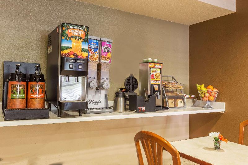 호텔 Super 8 By Wyndham Dixon/uc Davis