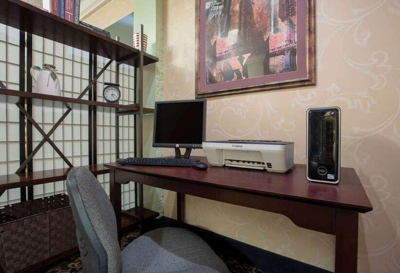 فندق Super 8 By Wyndham Erie/i 90