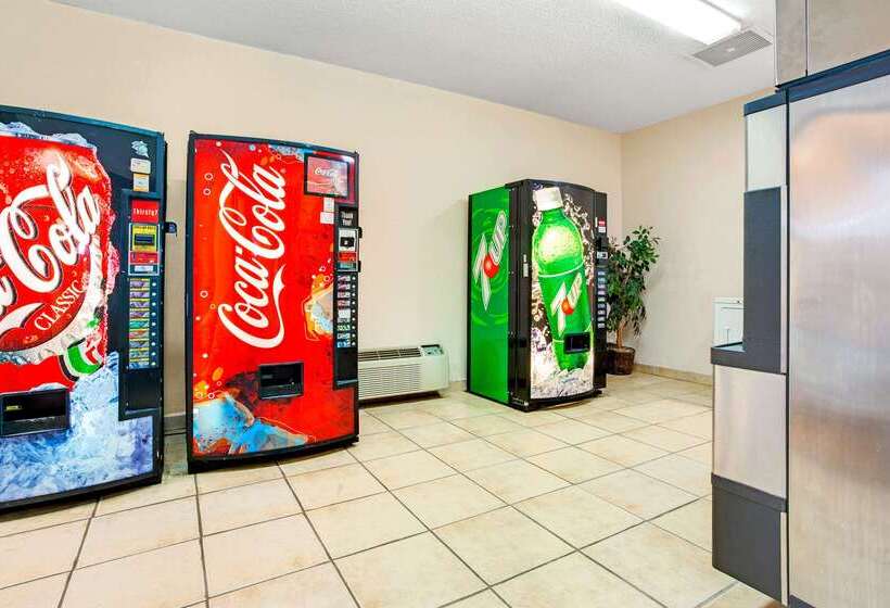 فندق Super 8 By Wyndham Fort Mitchell Cincinnati Area