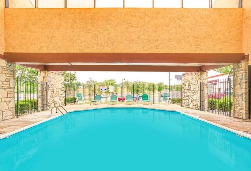 فندق Super 8 By Wyndham Fort Mitchell Cincinnati Area