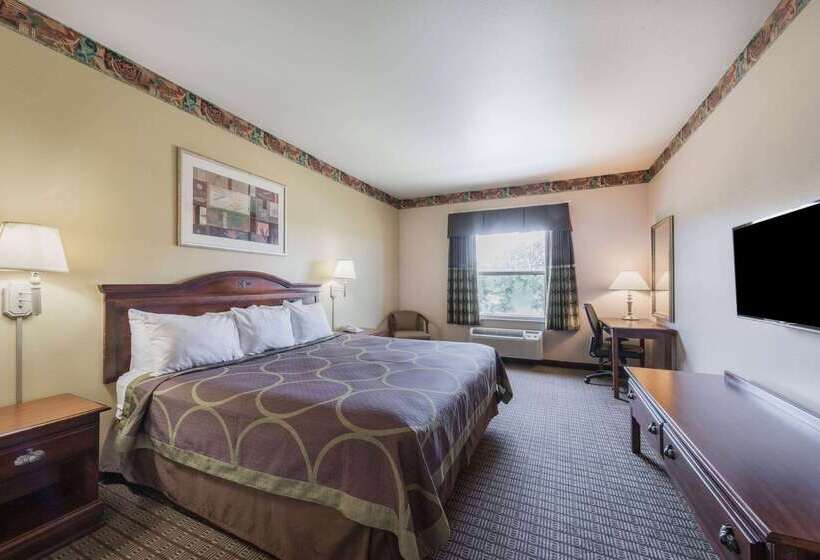 Отель Super 8 By Wyndham Fort Worth Stockyards