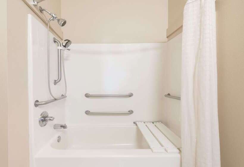 Отель Super 8 By Wyndham Fort Worth Stockyards