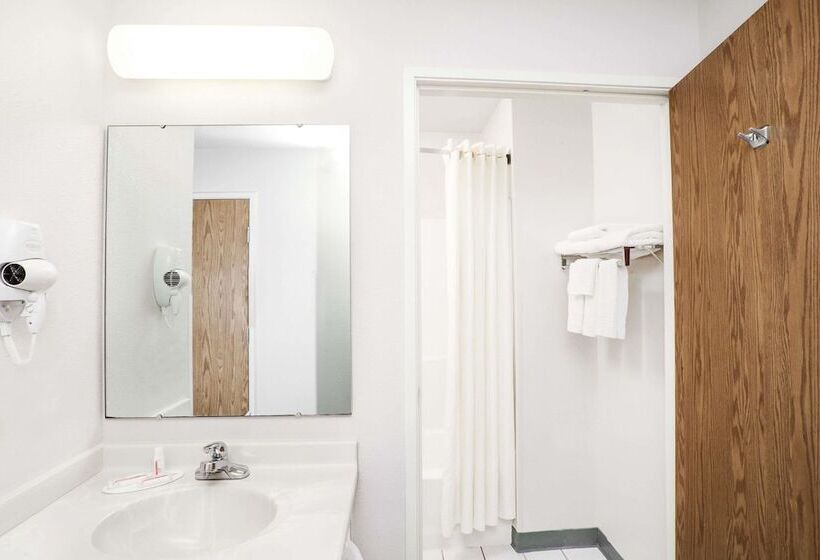 בית מלון כפרי Super 8 By Wyndham Gas City Marion Area