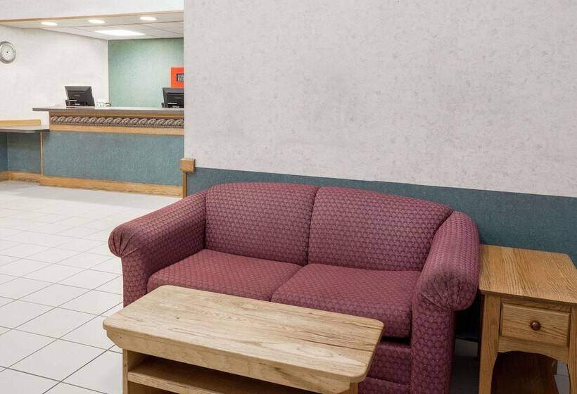 فندق Super 8 By Wyndham Gas City Marion Area