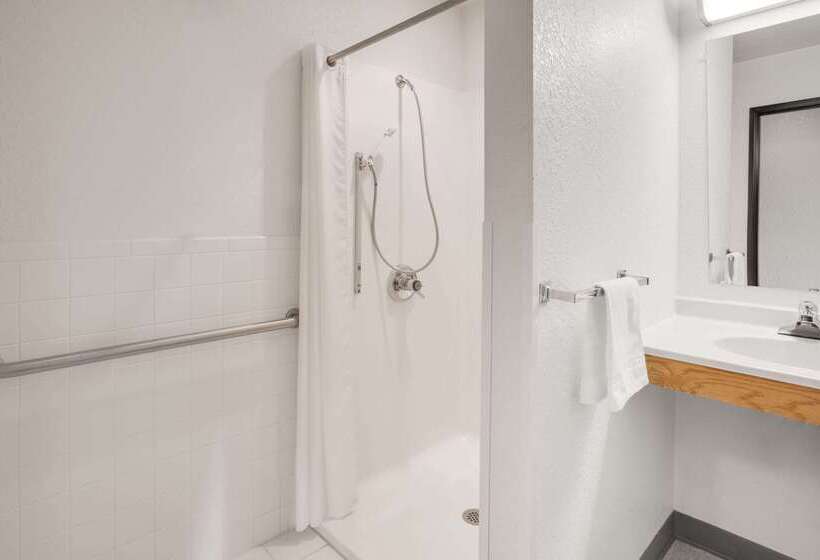 Отель Super 8 By Wyndham Grayling