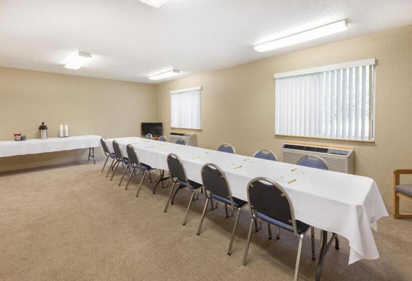 ホテル Super 8 By Wyndham Grayling