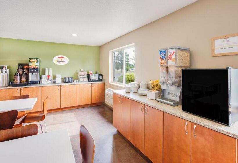 Отель Super 8 By Wyndham Grayling