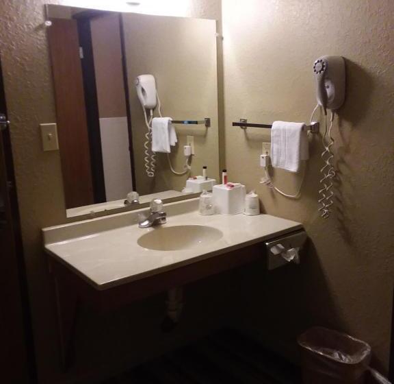 Отель Super 8 By Wyndham Grayling