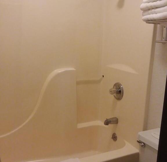 Отель Super 8 By Wyndham Grayling