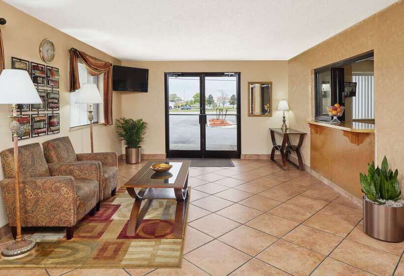 فندق Super 8 By Wyndham Greenville