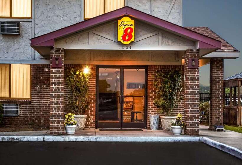فندق Super 8 By Wyndham Greenville