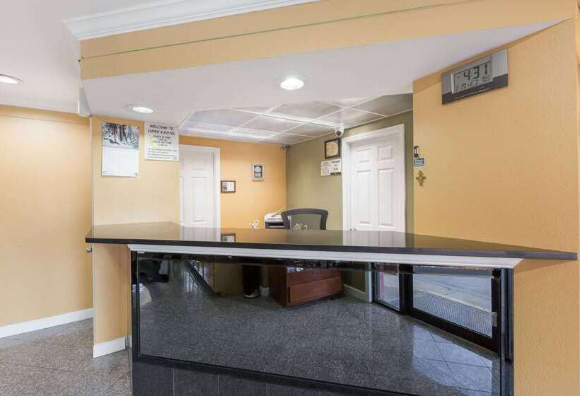 酒店 Super 8 By Wyndham Indianapolis Southport Rd