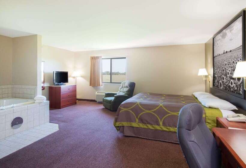 فندق Super 8 By Wyndham Iola Ks