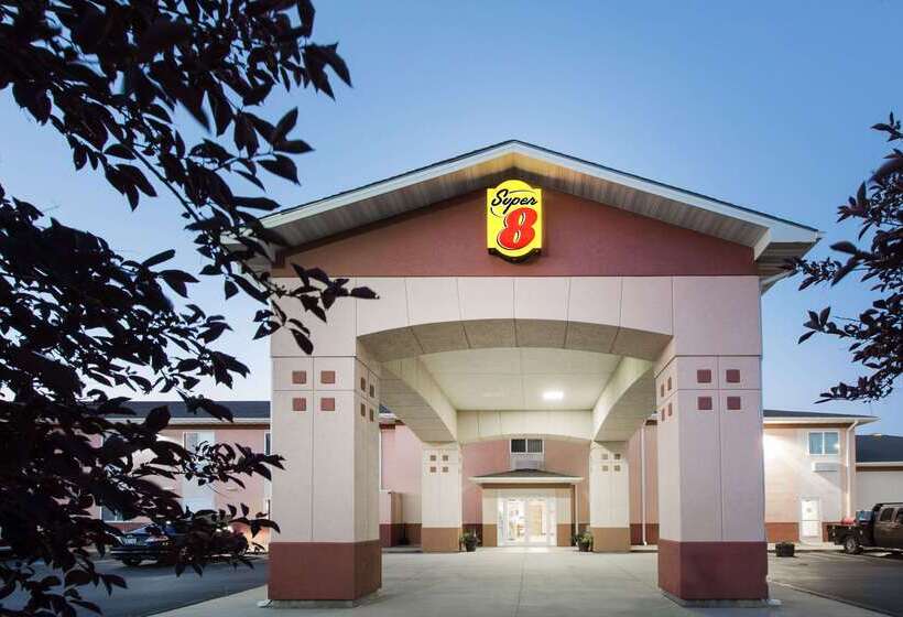 فندق Super 8 By Wyndham Iola Ks