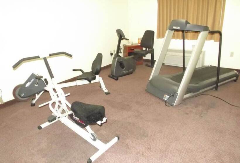 فندق Super 8 By Wyndham Iola Ks