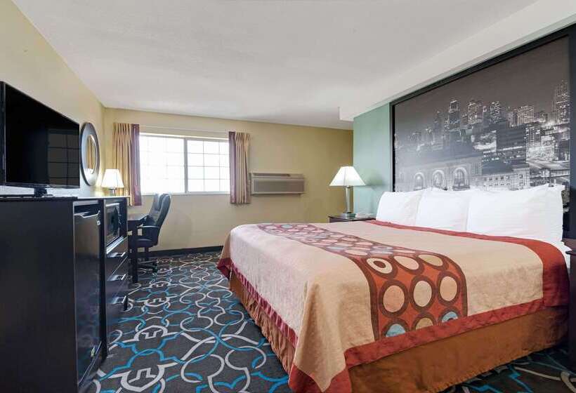 فندق Super 8 By Wyndham Kansas City