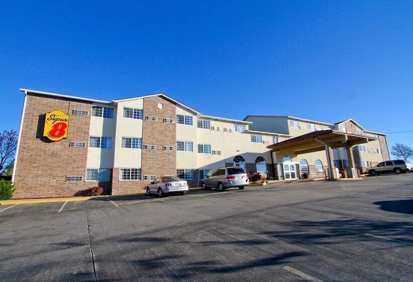 فندق Super 8 By Wyndham Kansas City