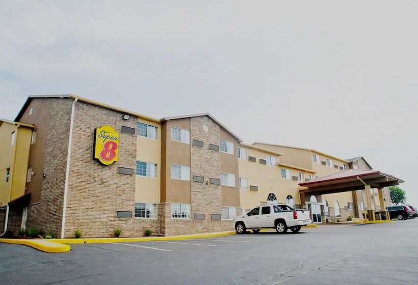 فندق Super 8 By Wyndham Kansas City