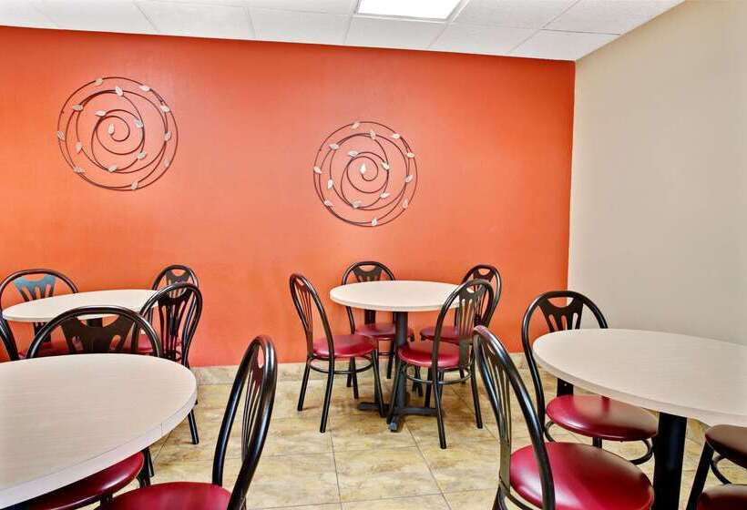 酒店 Super 8 By Wyndham Kissimmee/maingate/orlando Area