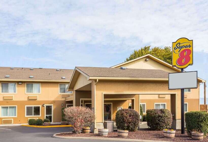Отель Super 8 By Wyndham Lagrande