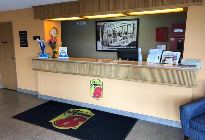 Отель Super 8 By Wyndham Lagrande