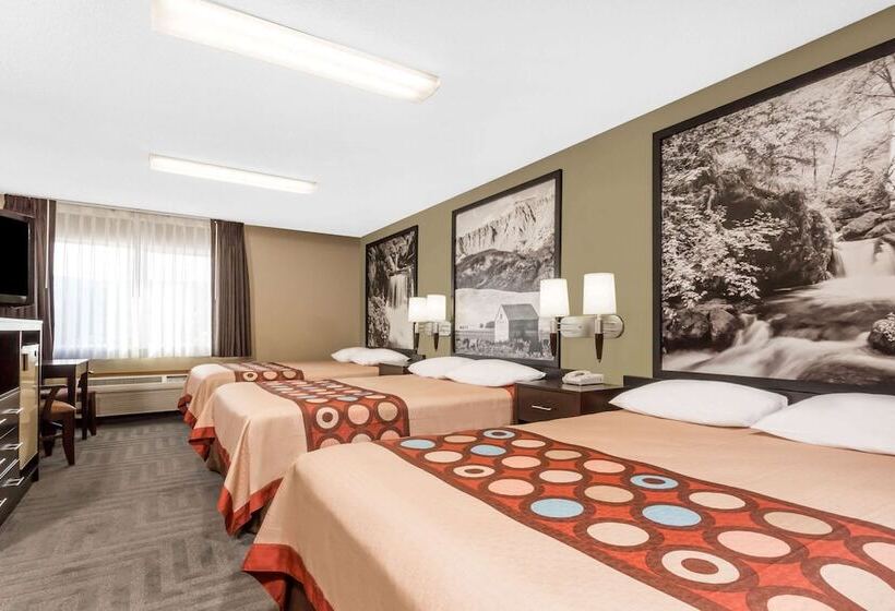 Отель Super 8 By Wyndham Lagrande