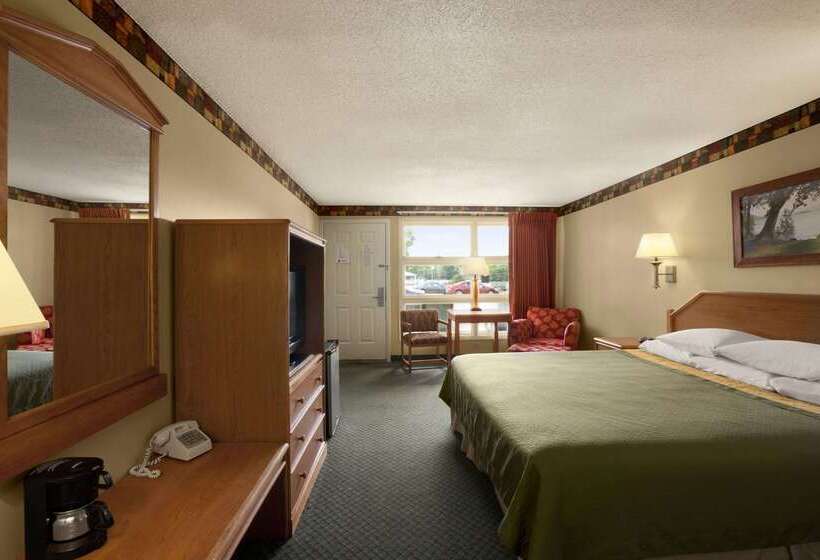 هتل Super 8 By Wyndham Lake George/downtown