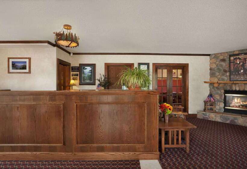 酒店 Super 8 By Wyndham Lake George/downtown