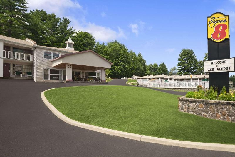酒店 Super 8 By Wyndham Lake George/downtown