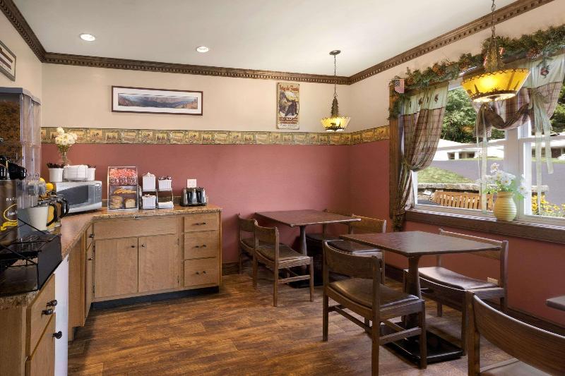 酒店 Super 8 By Wyndham Lake George/downtown