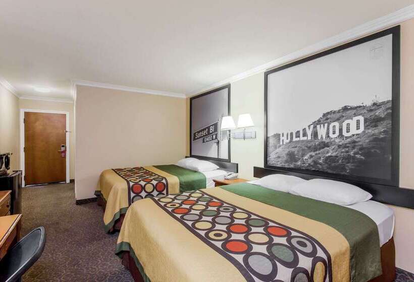 فندق Super 8 By Wyndham Los Angeles Downtown
