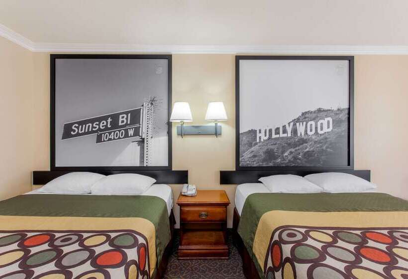 فندق Super 8 By Wyndham Los Angeles Downtown