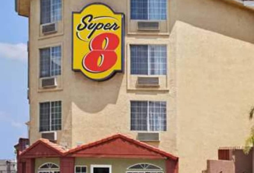 فندق Super 8 By Wyndham Los Angeles Downtown