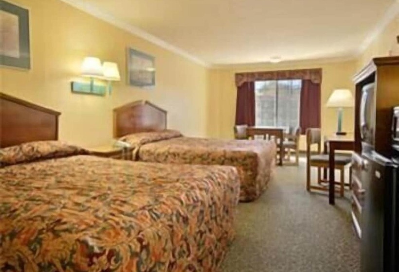 فندق Super 8 By Wyndham Los Angeles Downtown