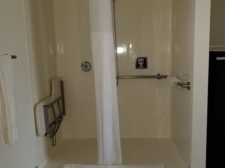 فندق Super 8 By Wyndham Los Angelesculver City Area