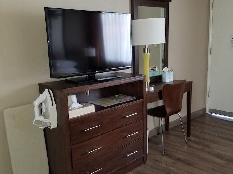 فندق Super 8 By Wyndham Los Angelesculver City Area